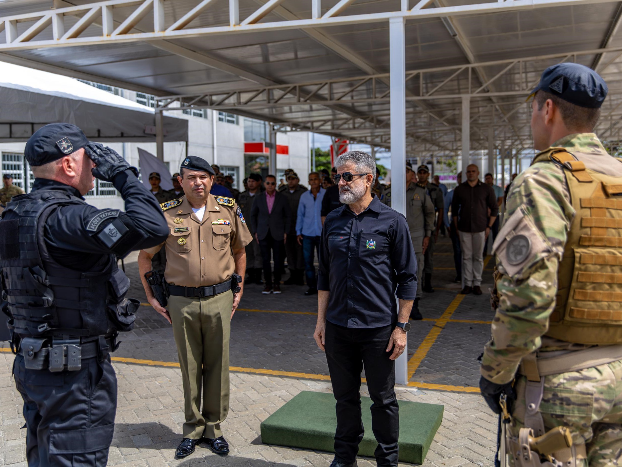 Secretário Flávio Saraiva prestigia solenidade de passagem de comando do Bope