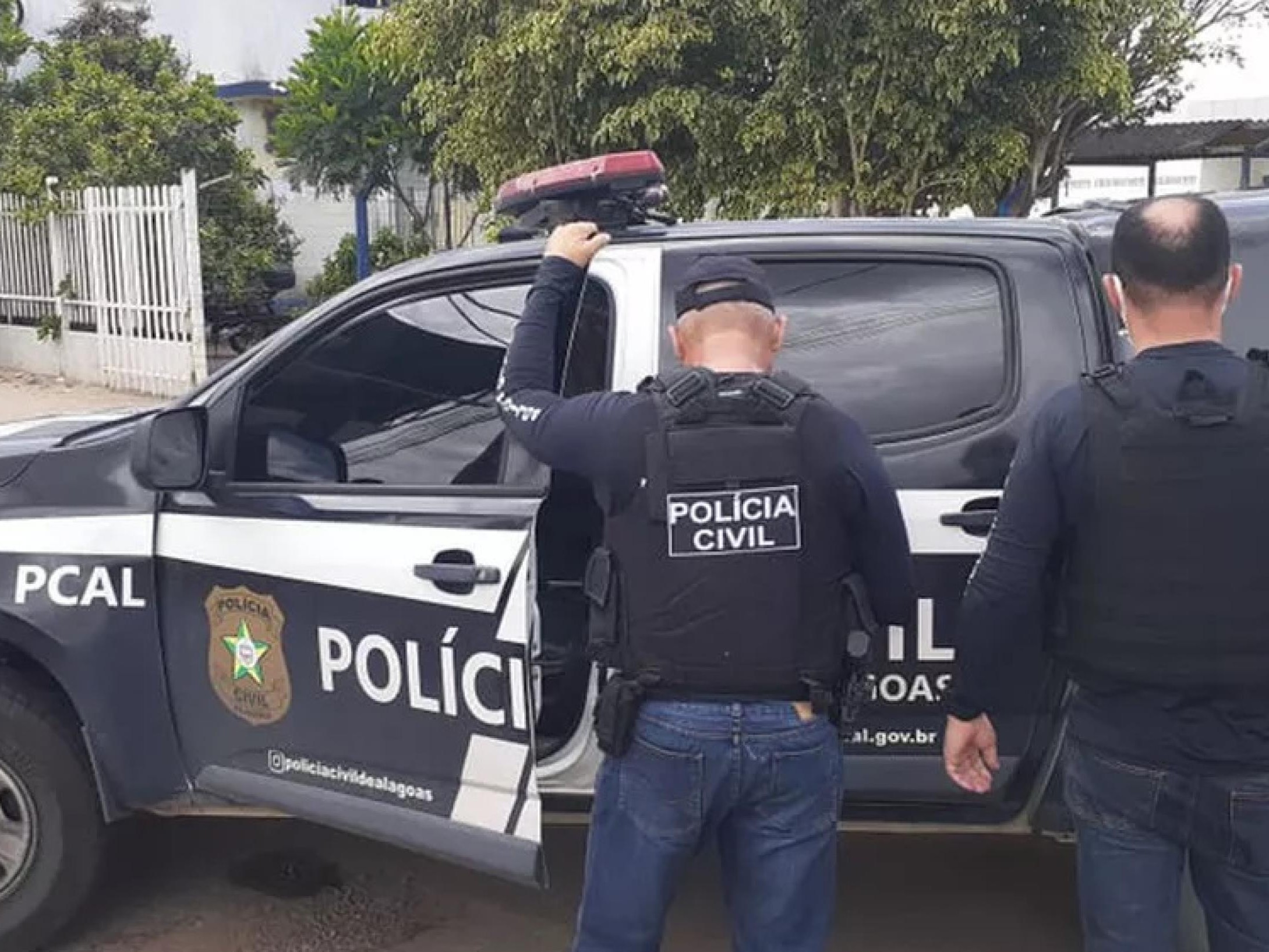 Operação das polícias civis de Alagoas e Bahia resulta na prisão de suspeito de homicídio no Sertão alagoano