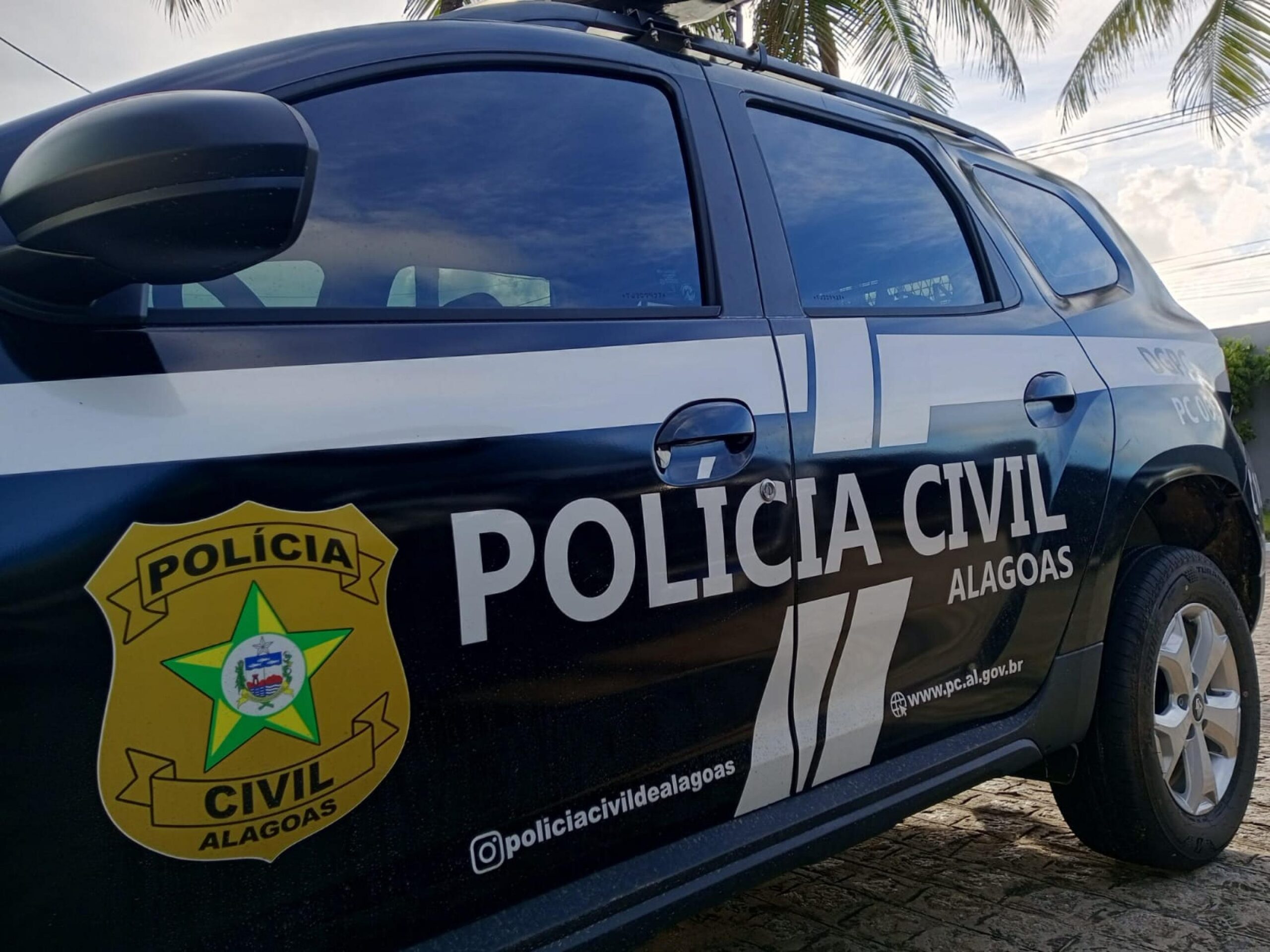 Polícia Civil prende jovem com meio quilo de cocaína em São Miguel dos Campos