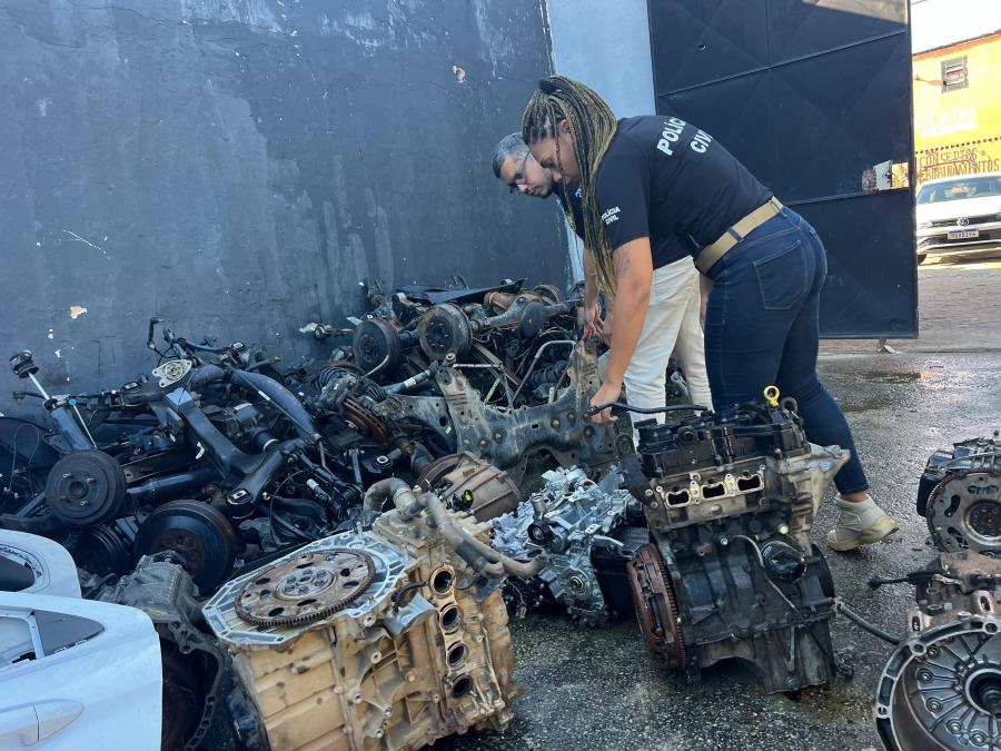 Polícia Civil desmantela esquema de desmanches ilegais de veículos durante Operação Frigus, em Maceió