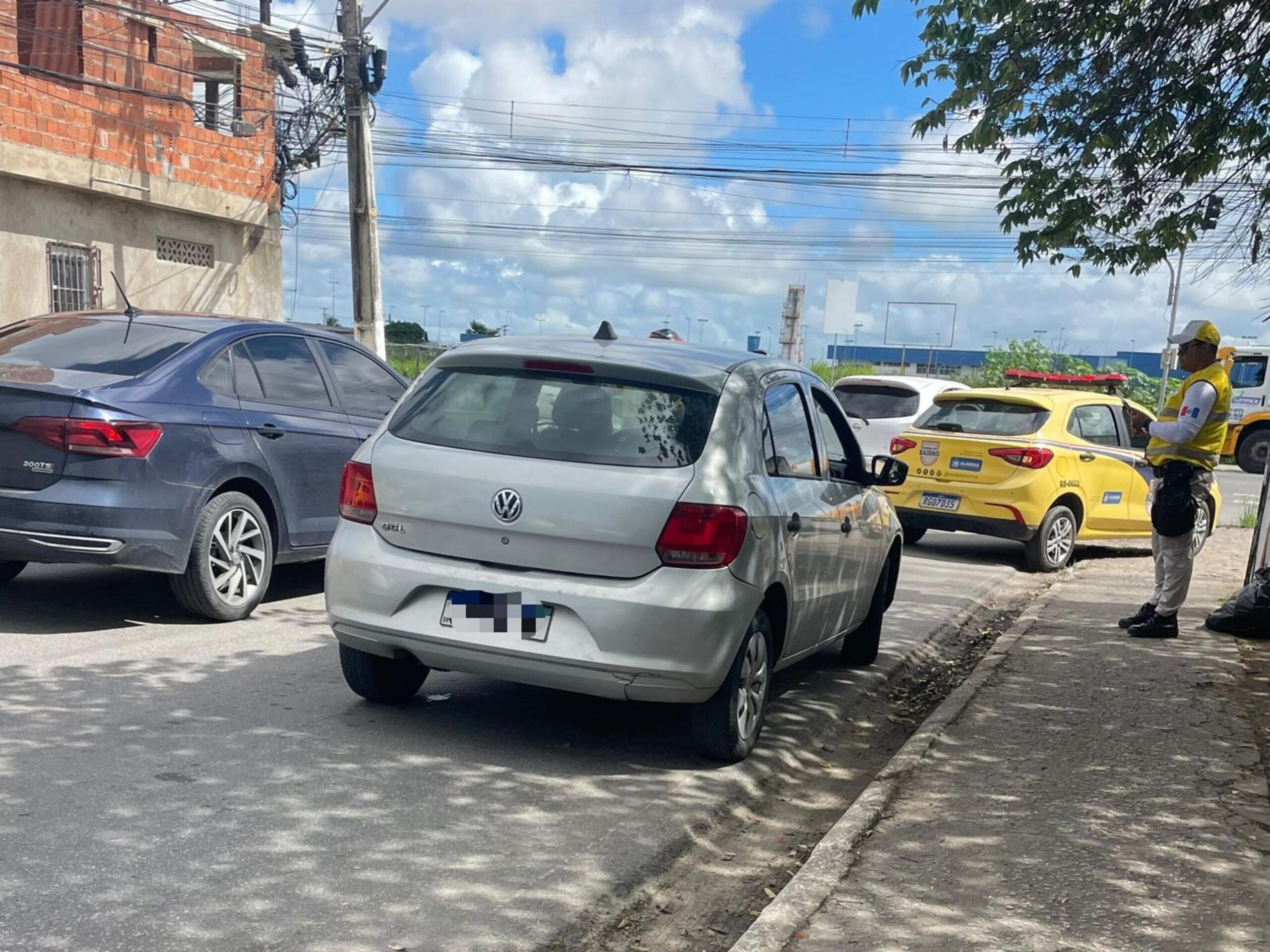 Ação integrada prende foragido da Justiça após abordagem veicular no Benedito Bentes