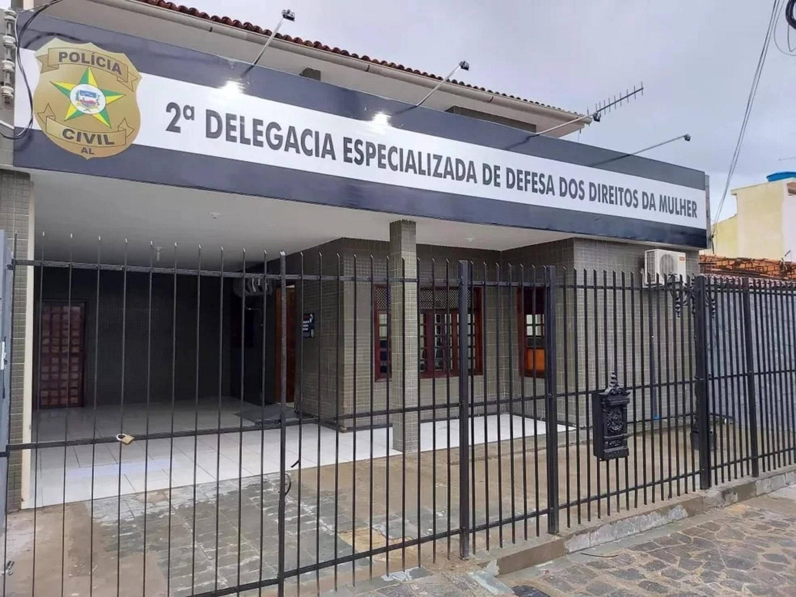 Homem é preso pela PCAL por stalking e por descumprir medida protetiva contra ex-companheira