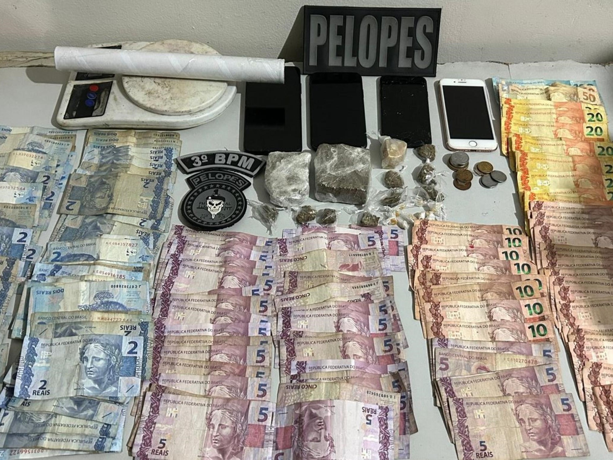 Abordagens da PM-AL resultam em prisões e apreensões de armas e drogas no interior
