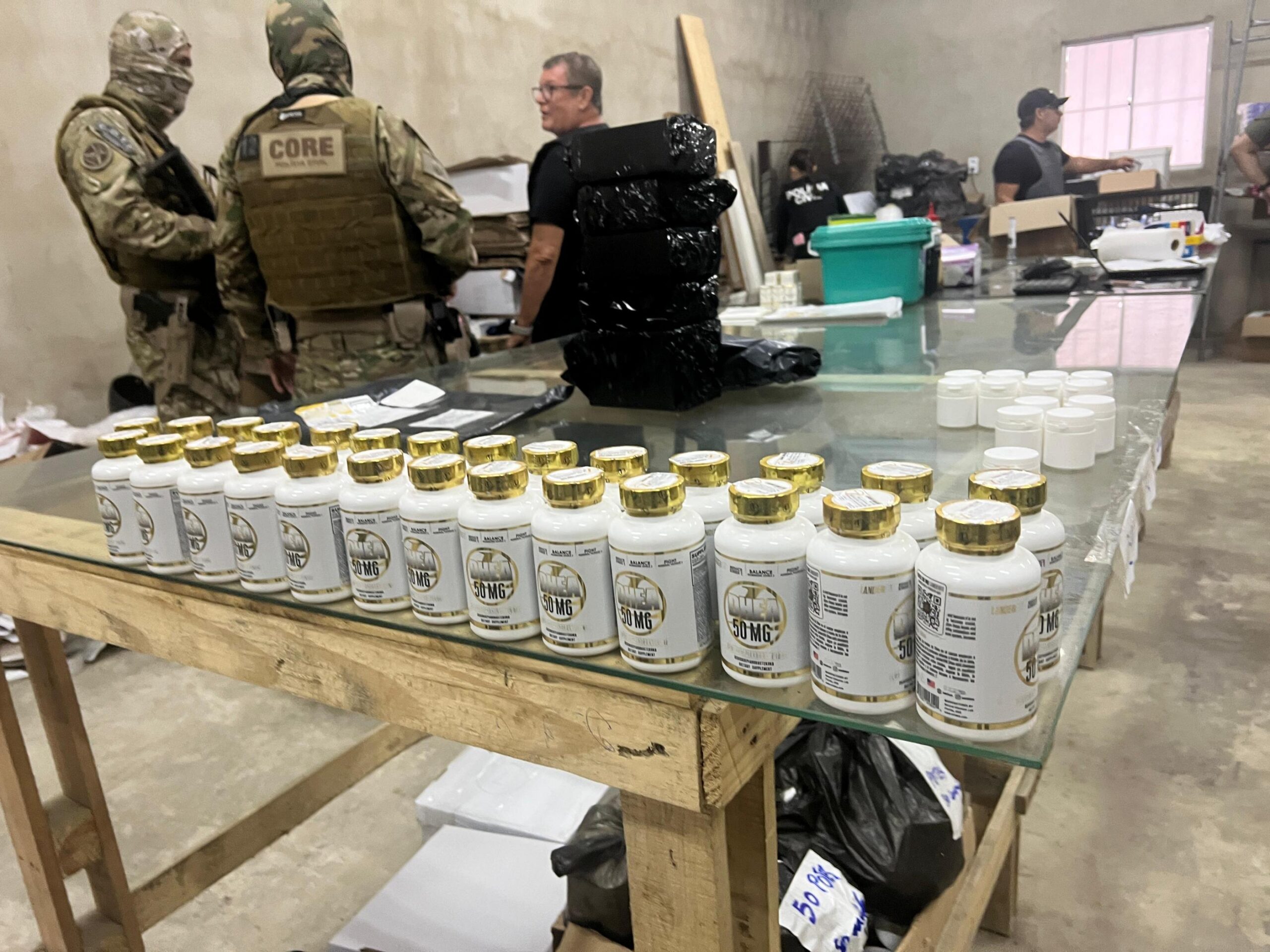 Polícia Civil desarticula organização criminosa e desmonta fábrica clandestina de anabolizantes