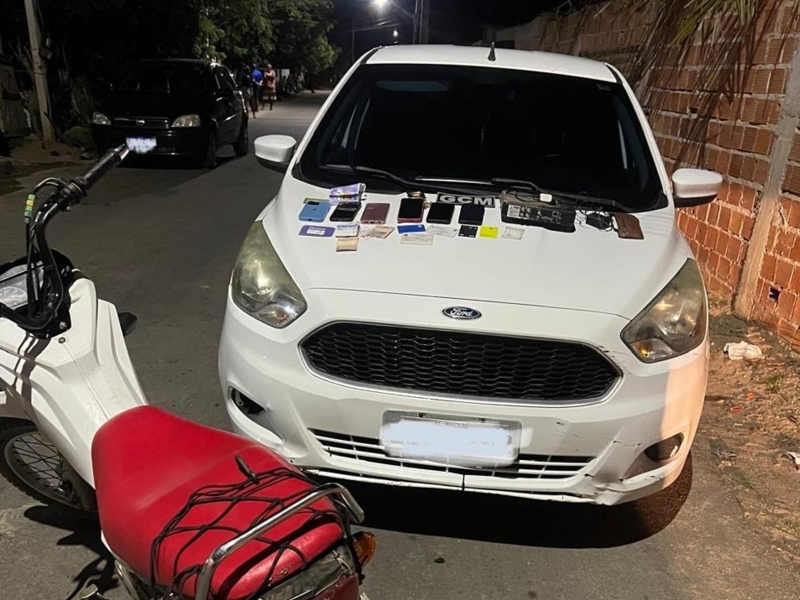 Polícia Civil prende quatro suspeitos de assaltos em Delmiro Gouveia