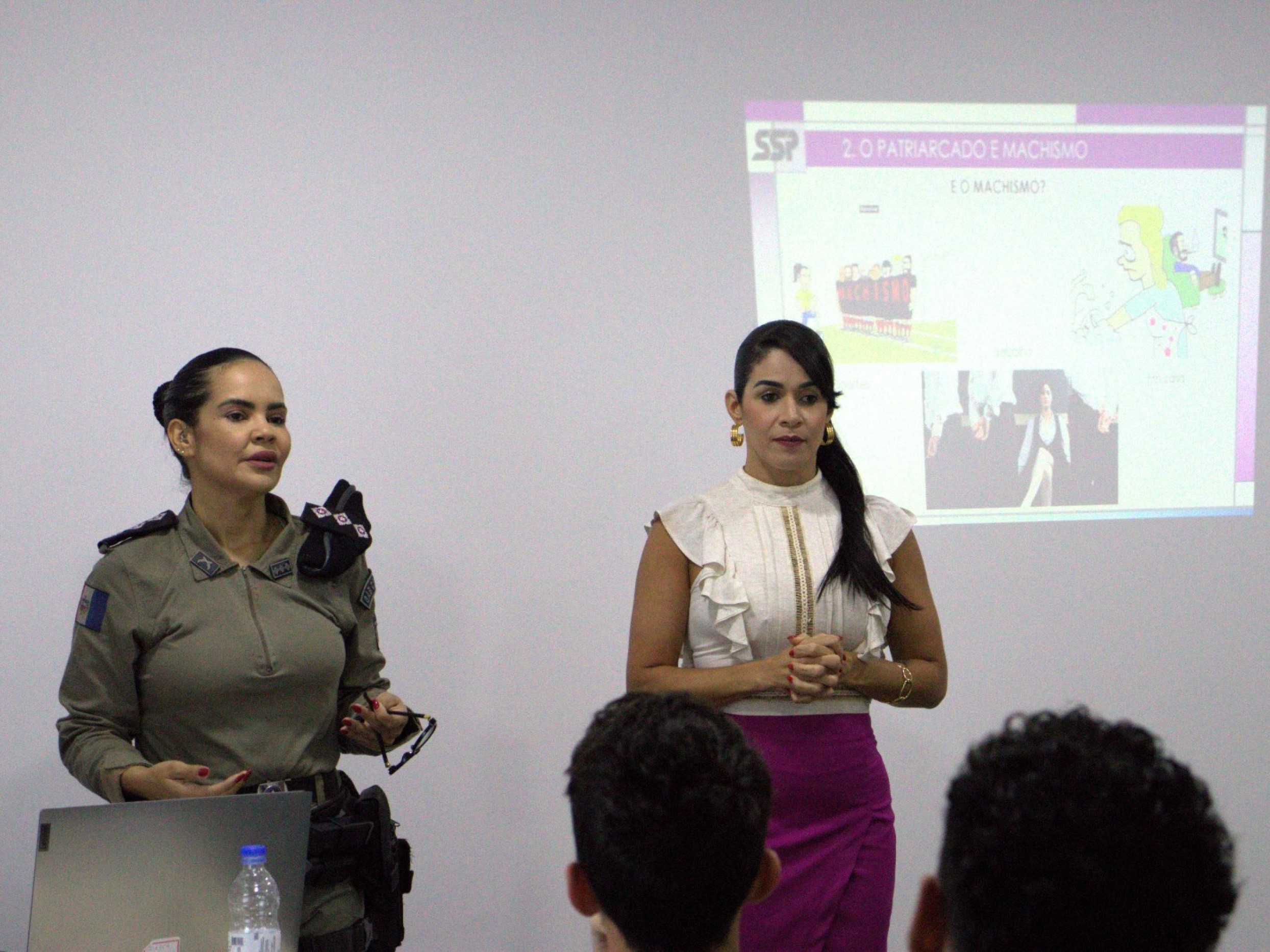 SSP capacita teleatendentes do 190 para assistência humanizada a mulheres vítimas de violência