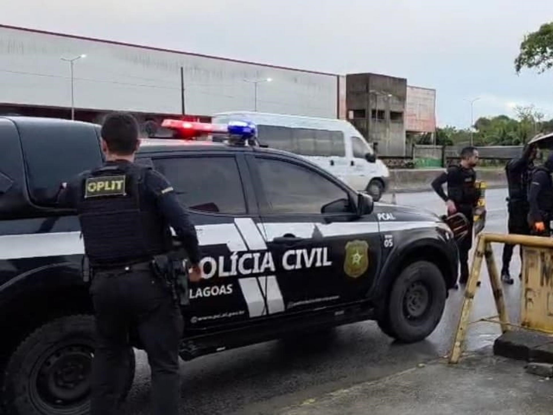 Polícia Civil prende quatro pessoas e apreende adolescente líder do “tribunal do crime” em Rio Largo